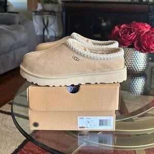 UGG Tasman Slipper Sand